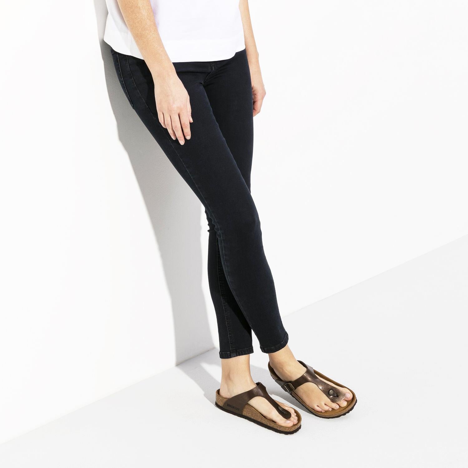 Womens Birkenstock Women's Birkenstock Gizeh Toffee Birko-Flor Toffee Birko-Flor