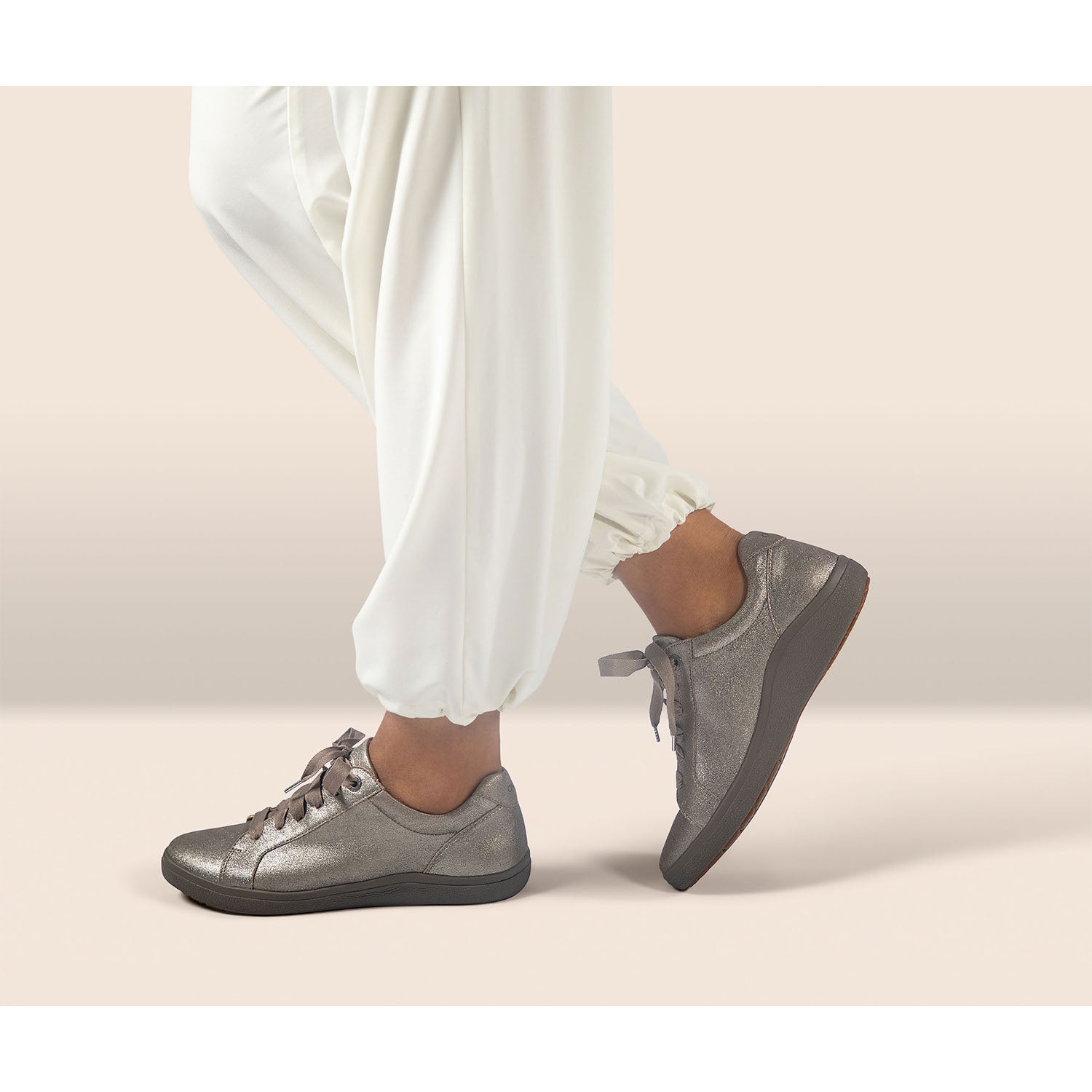 Womens Aetrex Women's Aetrex Courtney Brushed Silver Leather Brushed Silver Leather