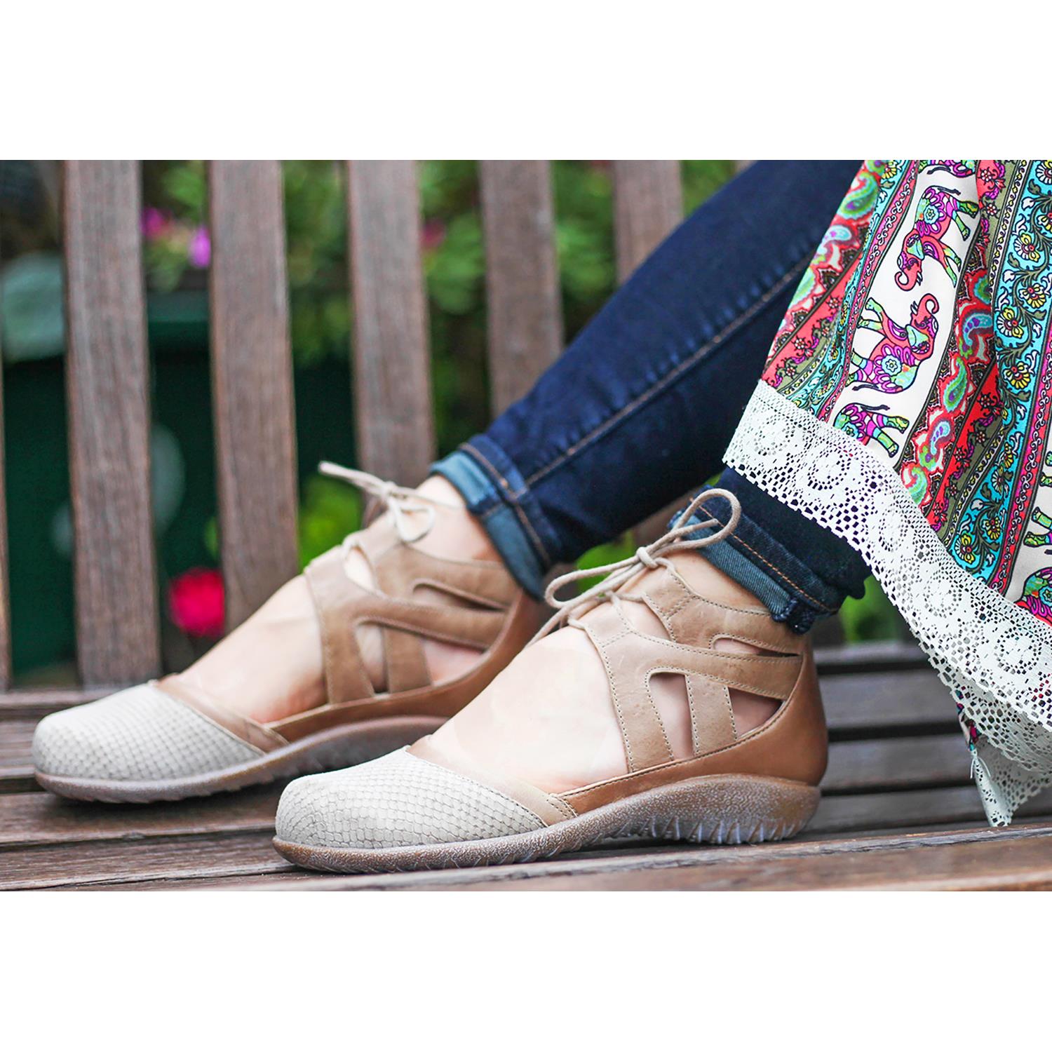 Womens Naot Women's Naot Kata Beige Iguana/Khaki Leather Beige Iguana/Khaki Leather