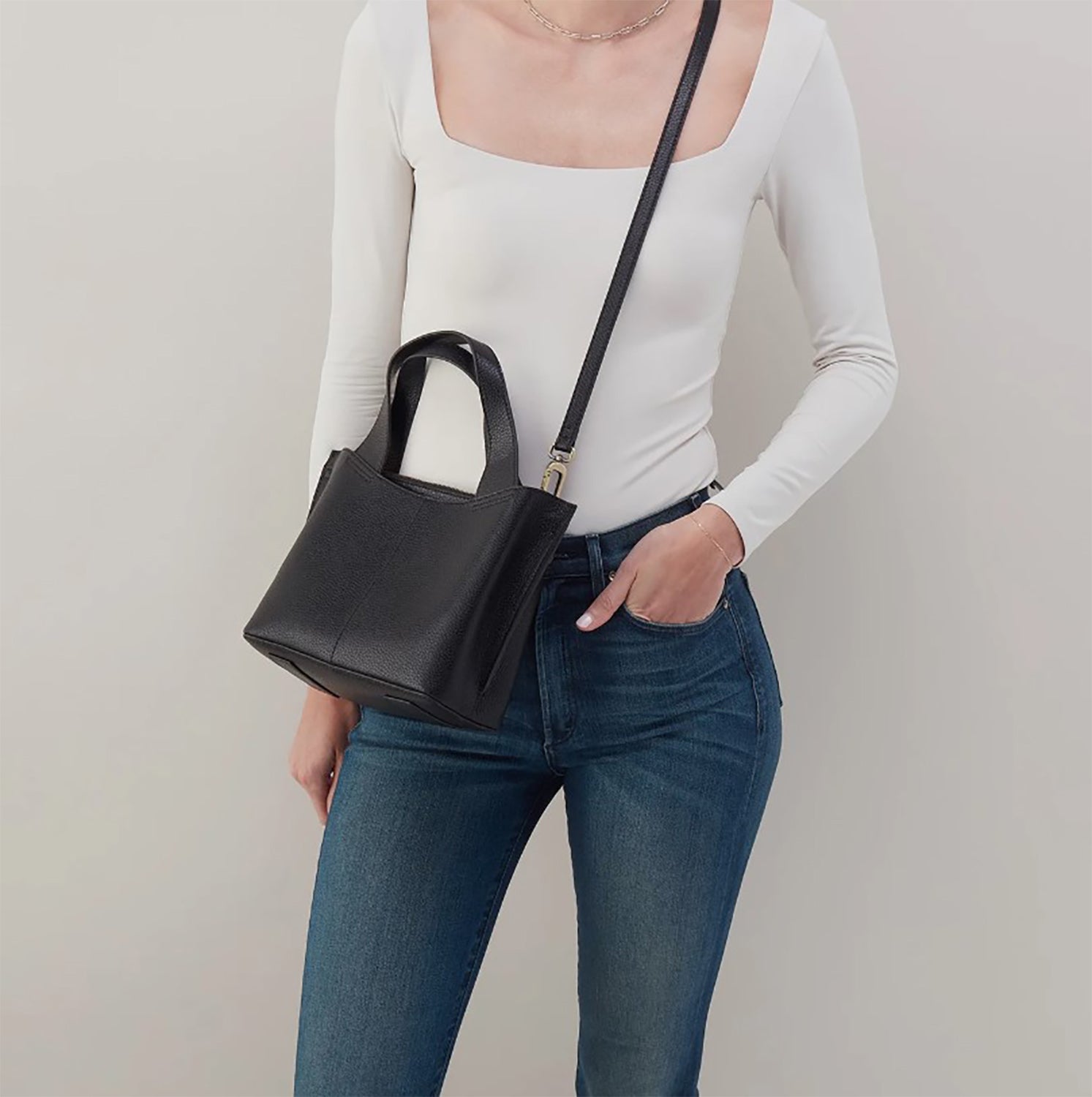 Womens Hobo Hobo International Vida Small Tote Micro Pebbled Black + Biscuit Micro Pebbled Black + Biscuit