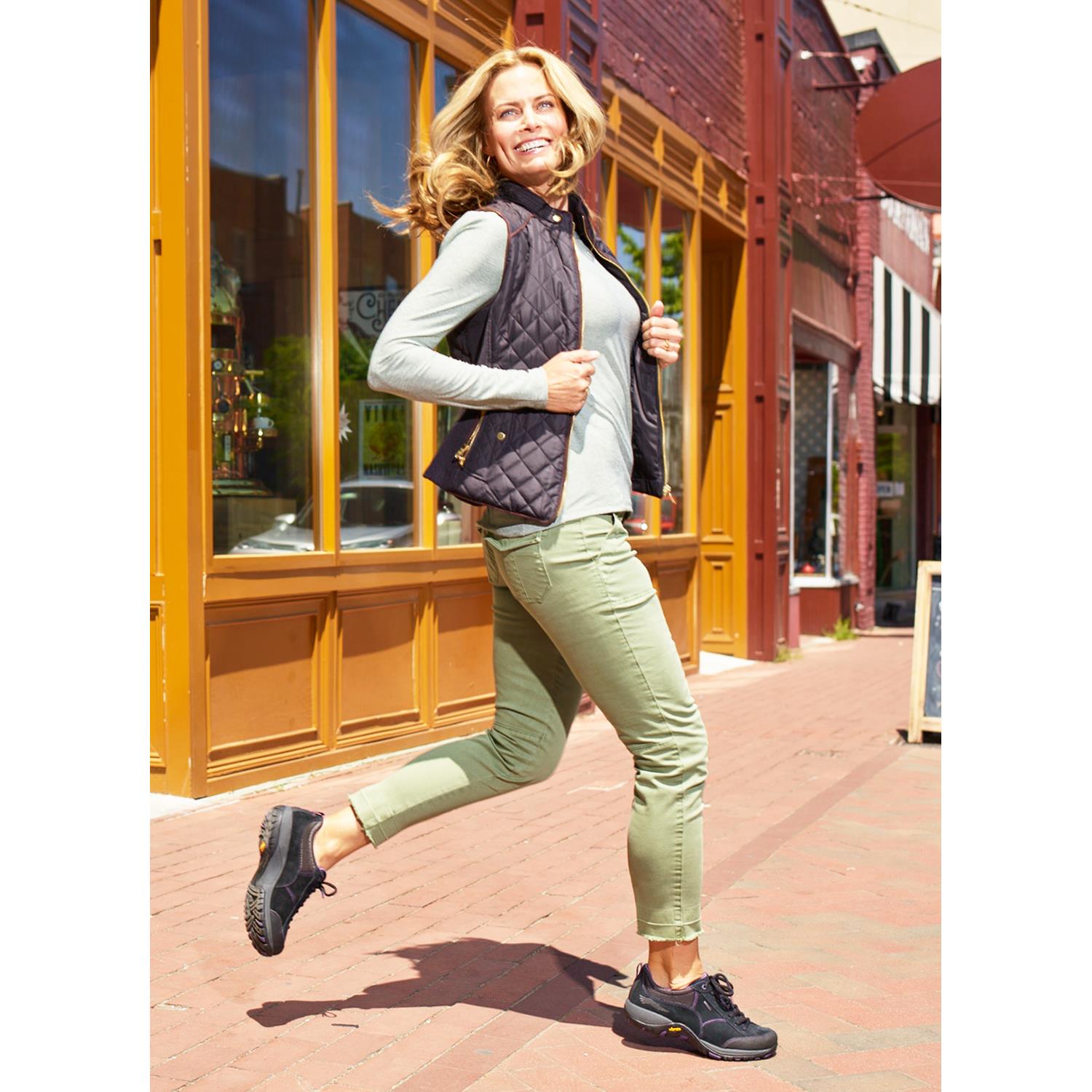 Womens Dansko Women's Dansko Paisley Black/Black Suede Black/Black Suede