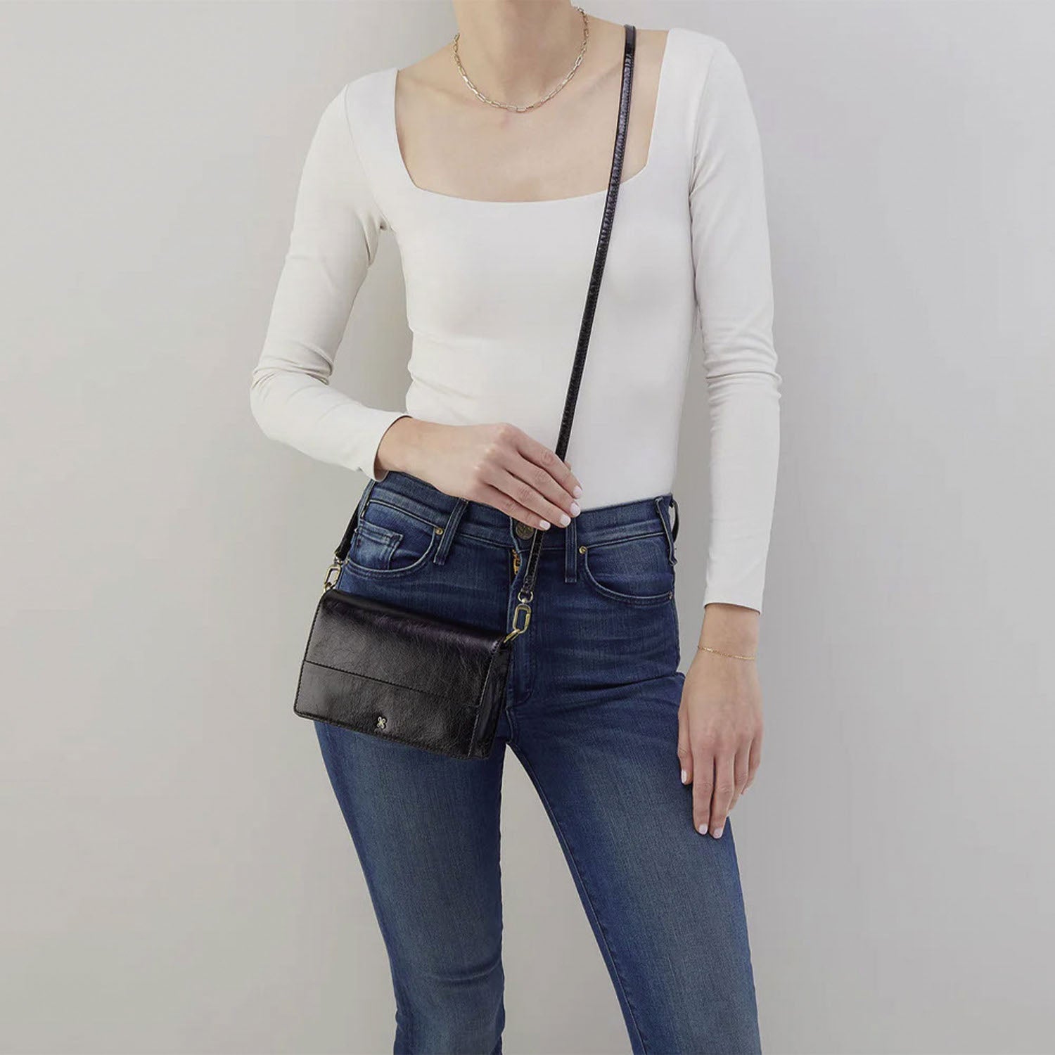 Womens Hobo Jill Phone Crossbody Black Polished Leather Black