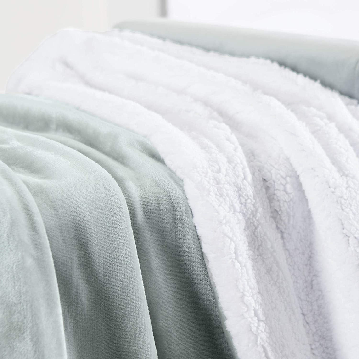 Unisex Genteele blankets Unisex Genteele Sherpa Throw Blanket Sage Sage