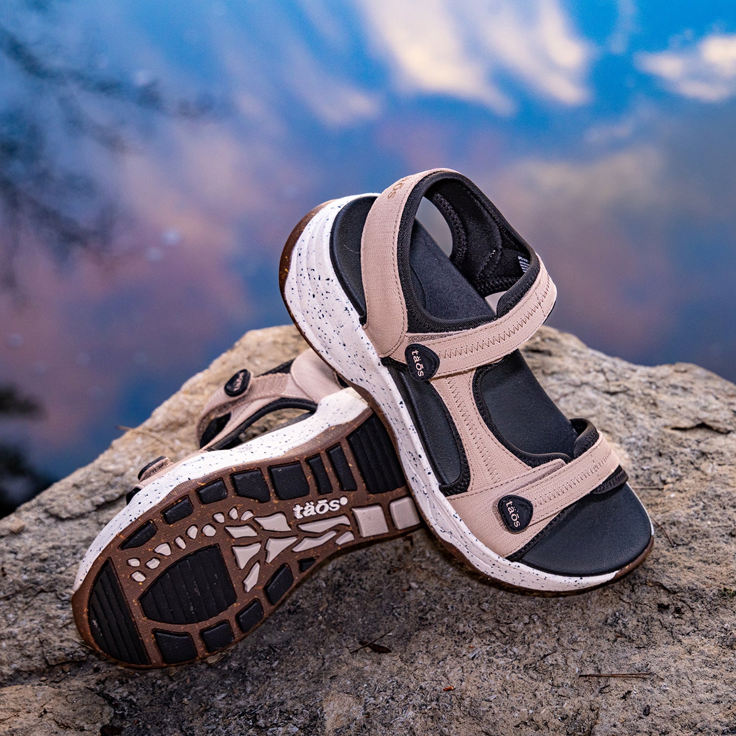Womens Taos Women's Taos Super Side Natural Emboss Nubuck Natural
