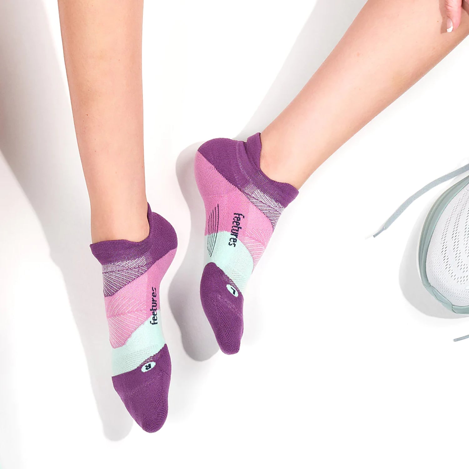 Womens Feetures Women's Feetures Elite Light Cushion No Show Tab Socks Peak Purple Peak Purple