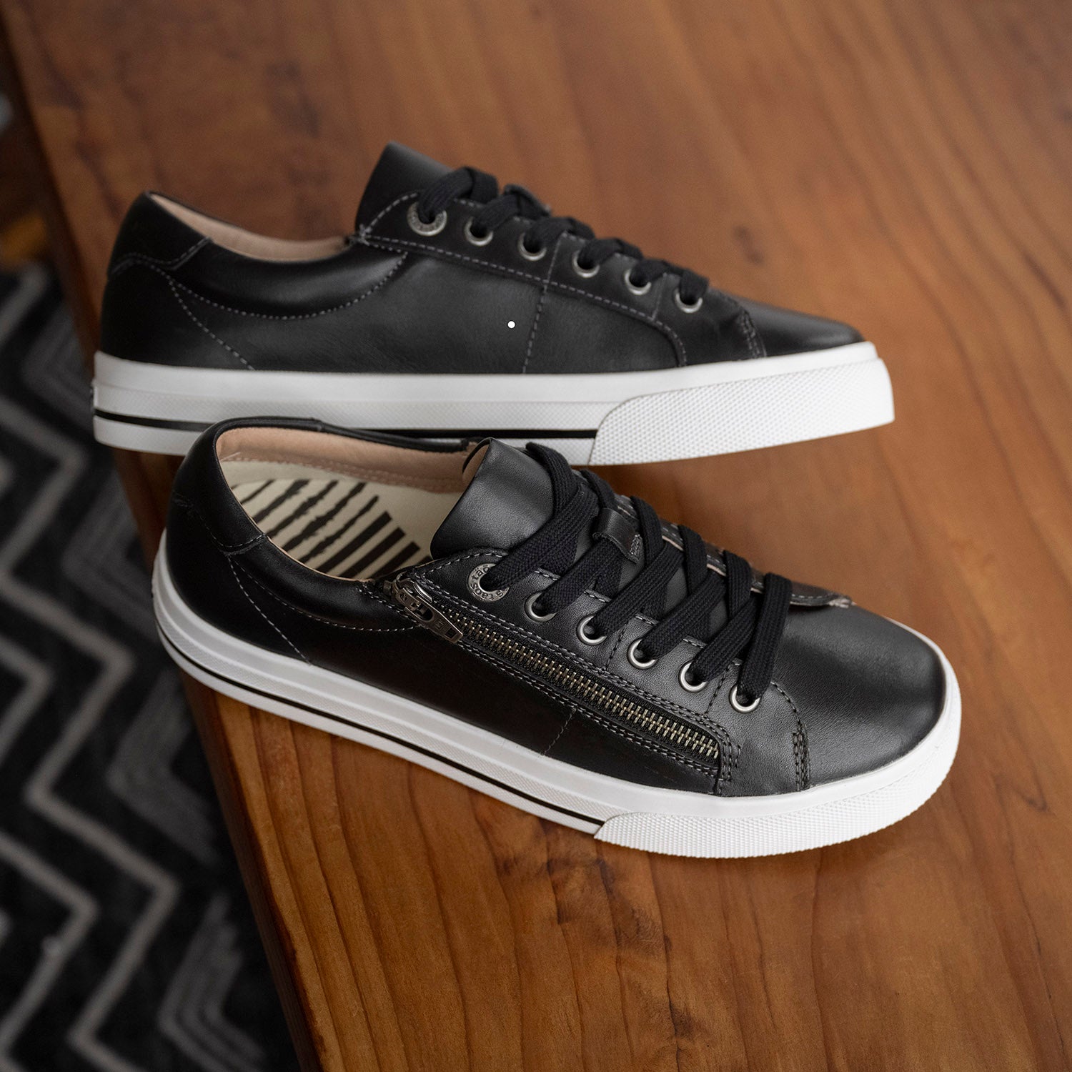 Womens Taos Women's Taos Z Soul Lux Black Leather Black Leather
