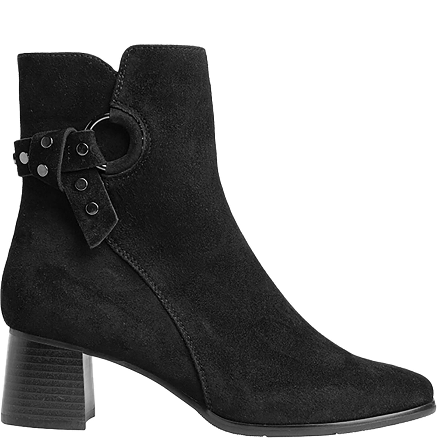 Footwear staging shoe 2